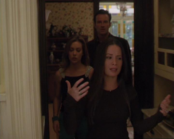 Charmed-Online_dot_net-4x03HellHathNoFury0894.jpg