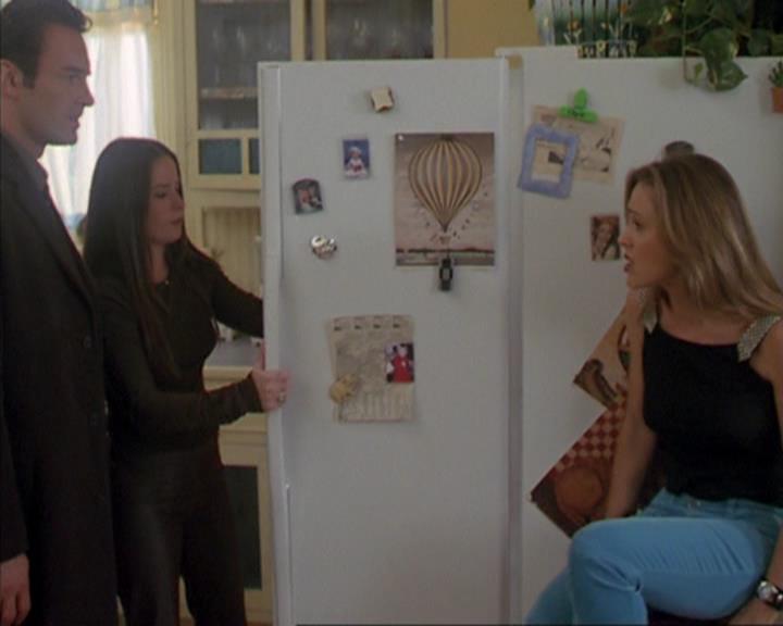 Charmed-Online_dot_net-4x03HellHathNoFury0900.jpg