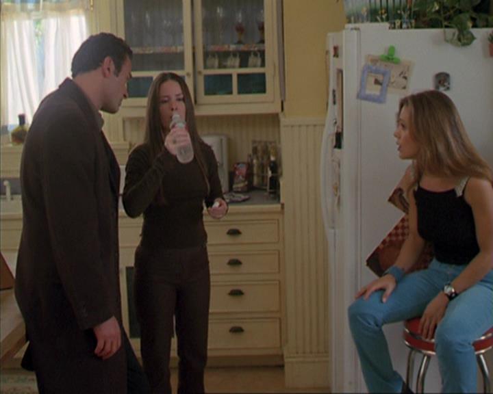 Charmed-Online_dot_net-4x03HellHathNoFury0904.jpg