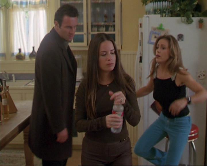 Charmed-Online_dot_net-4x03HellHathNoFury0906.jpg