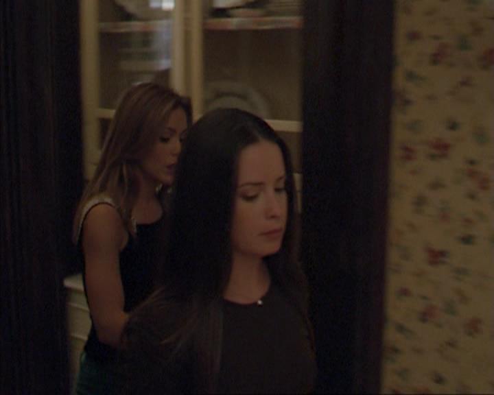 Charmed-Online_dot_net-4x03HellHathNoFury0910.jpg