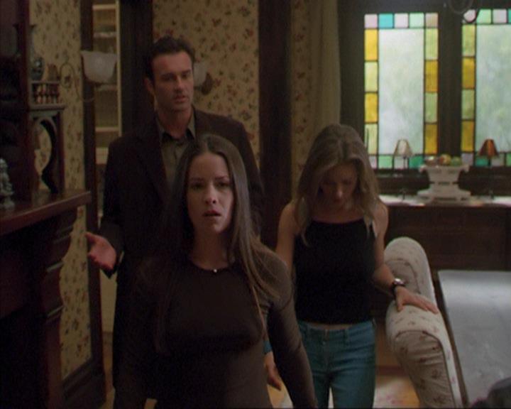 Charmed-Online_dot_net-4x03HellHathNoFury0913.jpg