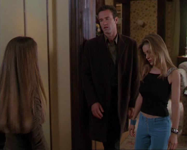 Charmed-Online_dot_net-4x03HellHathNoFury0916.jpg