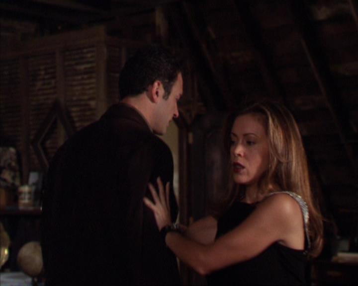 Charmed-Online_dot_net-4x03HellHathNoFury0992.jpg