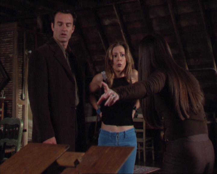 Charmed-Online_dot_net-4x03HellHathNoFury1029.jpg