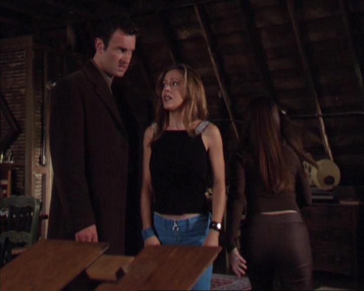 Charmed-Online_dot_net-4x03HellHathNoFury1038.jpg