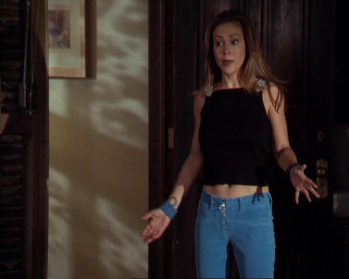 Charmed-Online_dot_net-4x03HellHathNoFury1048.jpg