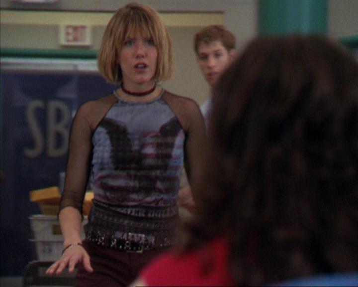 Charmed-Online_dot_net-4x03HellHathNoFury1106.jpg