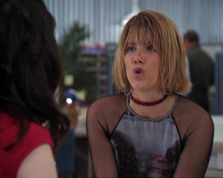 Charmed-Online_dot_net-4x03HellHathNoFury1124.jpg