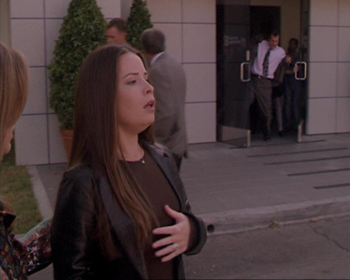 Charmed-Online_dot_net-4x03HellHathNoFury1198.jpg
