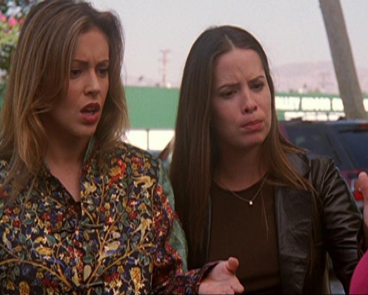 Charmed-Online_dot_net-4x03HellHathNoFury1224.jpg