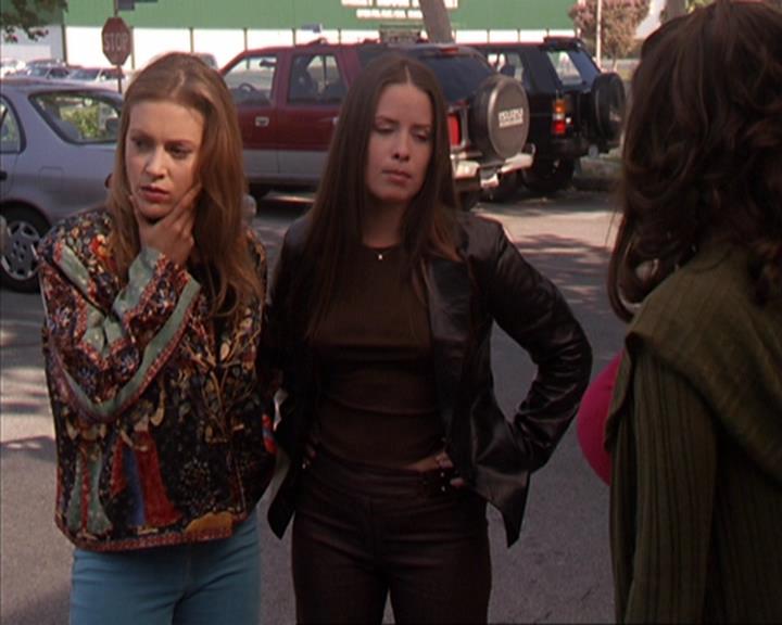 Charmed-Online_dot_net-4x03HellHathNoFury1268.jpg