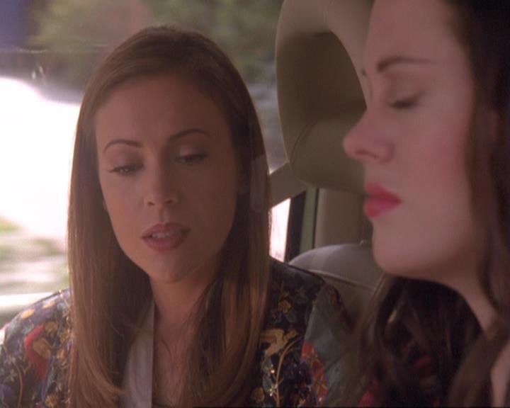 Charmed-Online_dot_net-4x03HellHathNoFury1311.jpg