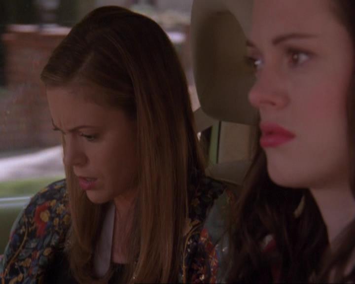 Charmed-Online_dot_net-4x03HellHathNoFury1349.jpg