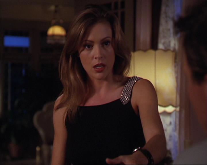 Charmed-Online_dot_net-4x03HellHathNoFury1518.jpg