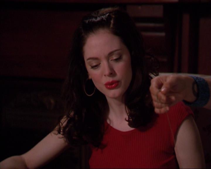 Charmed-Online_dot_net-4x03HellHathNoFury1654.jpg