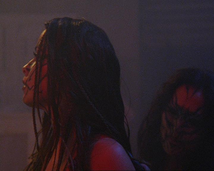 Charmed-Online_dot_net-4x03HellHathNoFury1811.jpg