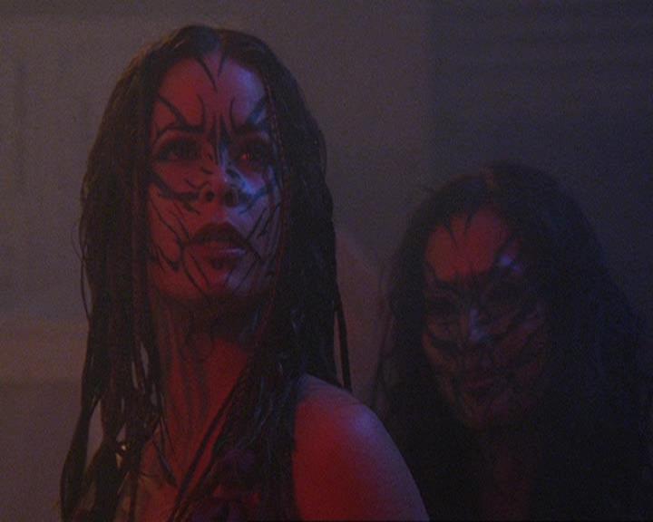 Charmed-Online_dot_net-4x03HellHathNoFury1814.jpg