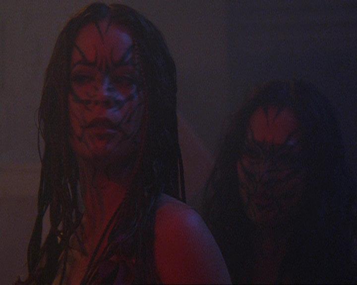 Charmed-Online_dot_net-4x03HellHathNoFury1816.jpg