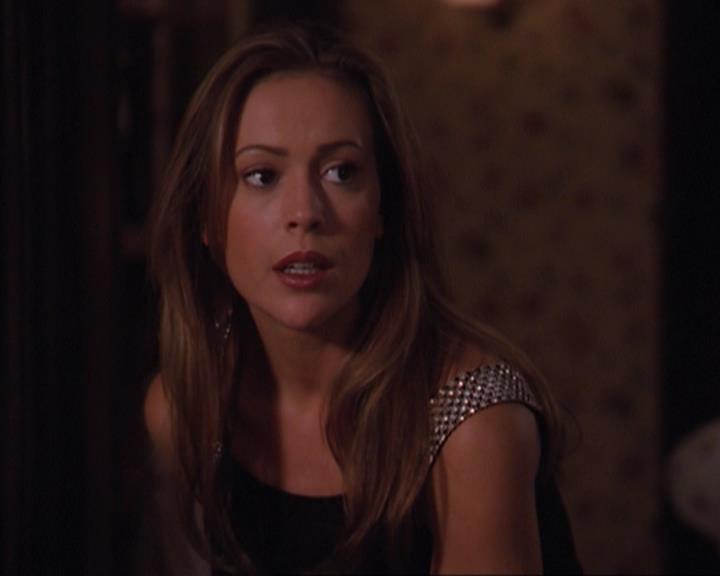 Charmed-Online_dot_net-4x03HellHathNoFury1884.jpg