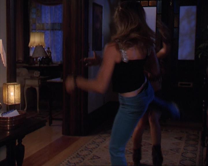 Charmed-Online_dot_net-4x03HellHathNoFury1895.jpg