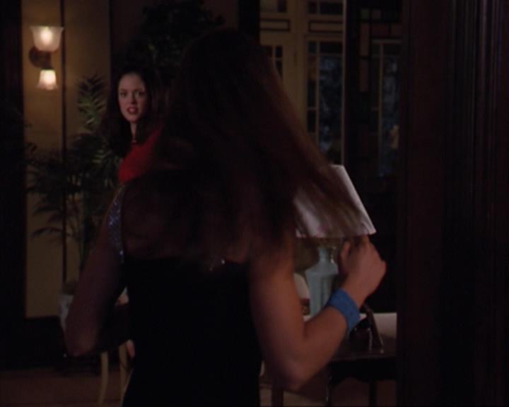 Charmed-Online_dot_net-4x03HellHathNoFury1897.jpg