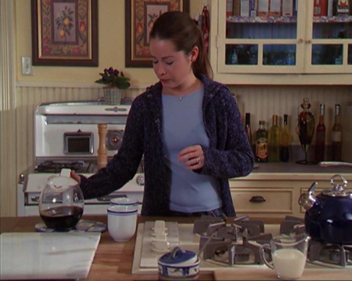 Charmed-Online_dot_net-4x03HellHathNoFury2083.jpg