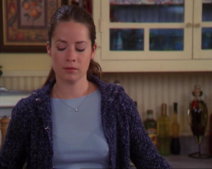 Charmed-Online_dot_net-4x03HellHathNoFury2090.jpg