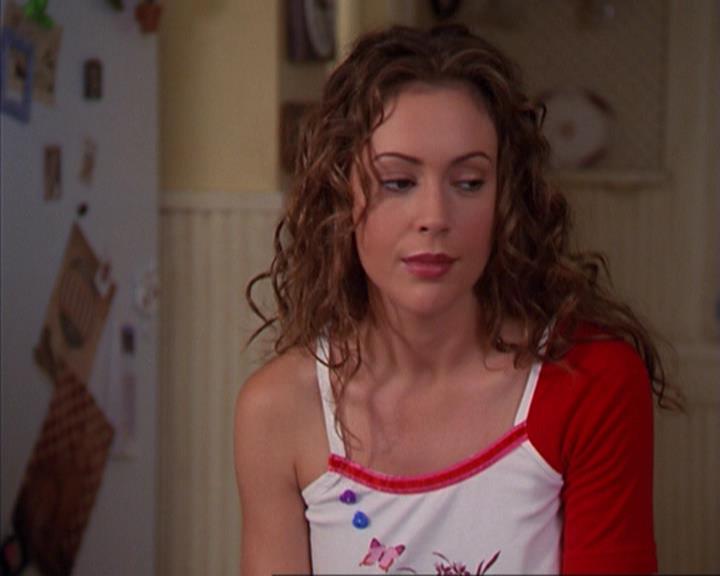 Charmed-Online_dot_net-4x03HellHathNoFury2098.jpg