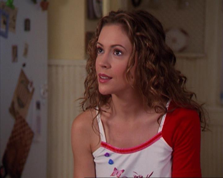 Charmed-Online_dot_net-4x03HellHathNoFury2102.jpg