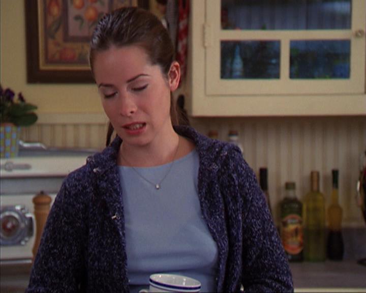 Charmed-Online_dot_net-4x03HellHathNoFury2112.jpg