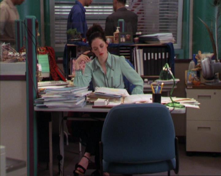 Charmed-Online_dot_net-4x03HellHathNoFury2195.jpg