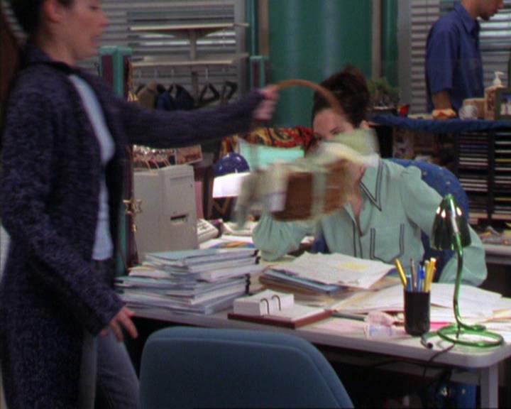 Charmed-Online_dot_net-4x03HellHathNoFury2198.jpg