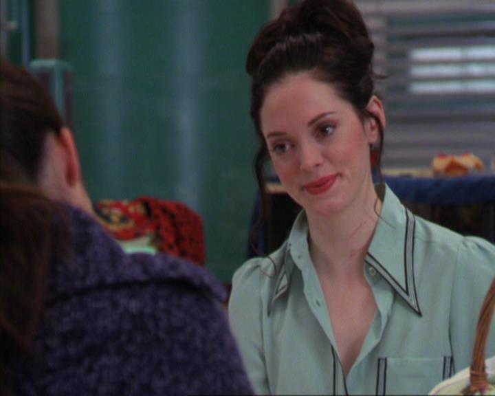 Charmed-Online_dot_net-4x03HellHathNoFury2306.jpg