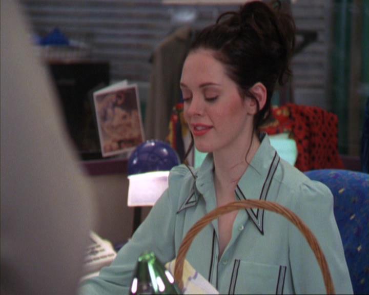 Charmed-Online_dot_net-4x03HellHathNoFury2350.jpg