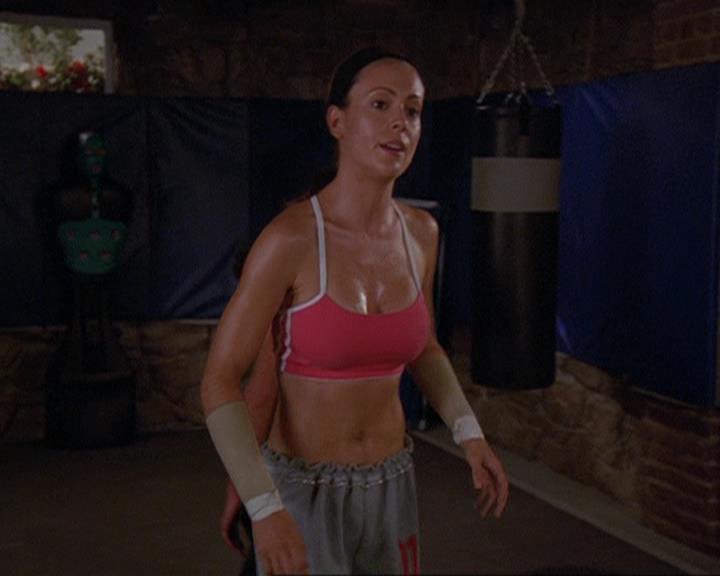 Charmed-Online_dot_net-4x04EnterTheDemon0040.jpg