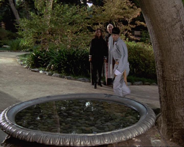 Charmed-Online_dot_net-4x04EnterTheDemon0249.jpg