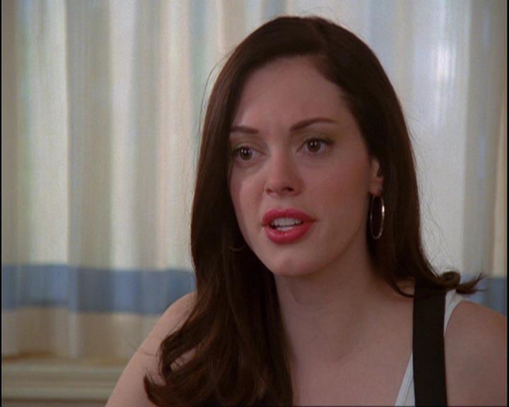 Charmed-Online_dot_net-4x04EnterTheDemon0393.jpg Charmed-Online_dot_net-4x04EnterTheDemon0393.jpg