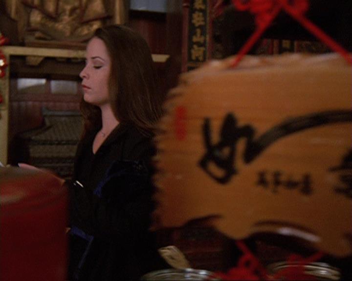 Charmed-Online_dot_net-4x04EnterTheDemon0762.jpg