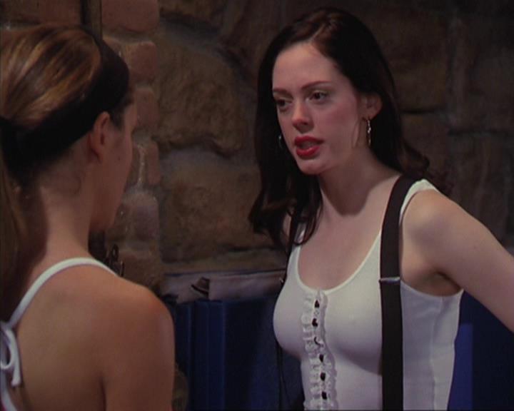Charmed-Online_dot_net-4x04EnterTheDemon1068.jpg