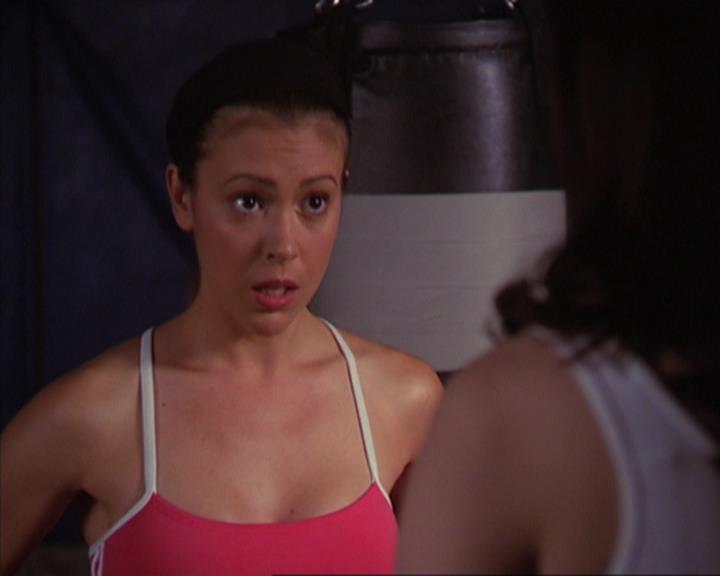 Charmed-Online_dot_net-4x04EnterTheDemon1109.jpg Charmed-Online_dot_net-4x04EnterTheDemon1109.jpg