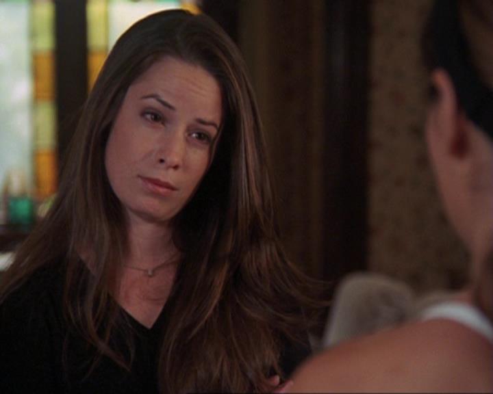 Charmed-Online_dot_net-4x04EnterTheDemon1218.jpg Charmed-Online_dot_net-4x04EnterTheDemon1218.jpg