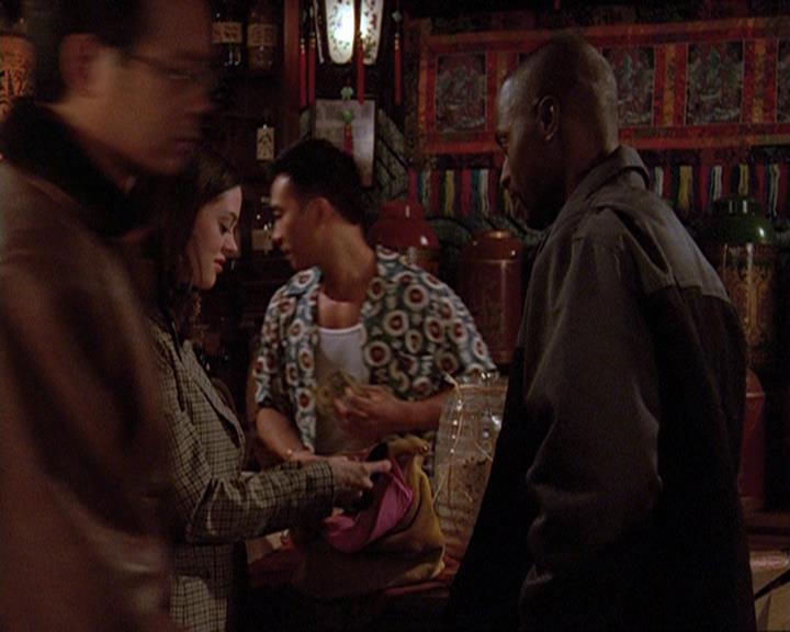 Charmed-Online_dot_net-4x04EnterTheDemon1275.jpg