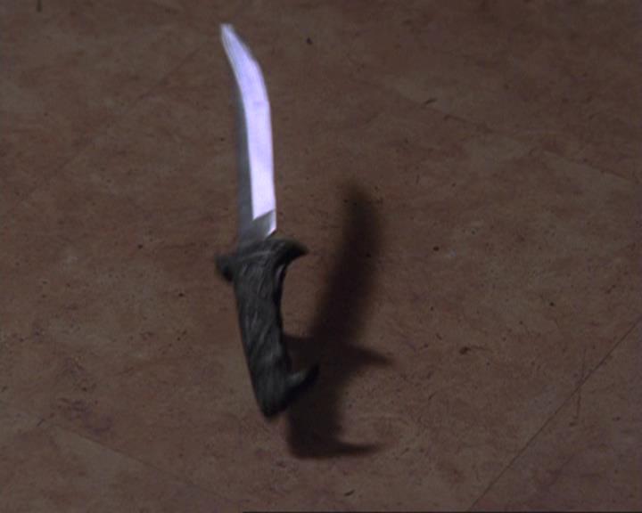 Charmed-Online_dot_net-4x04EnterTheDemon1653.jpg Charmed-Online_dot_net-4x04EnterTheDemon1653.jpg