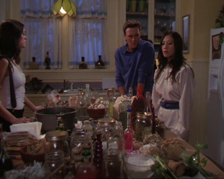 Charmed-Online_dot_net-4x04EnterTheDemon1792.jpg
