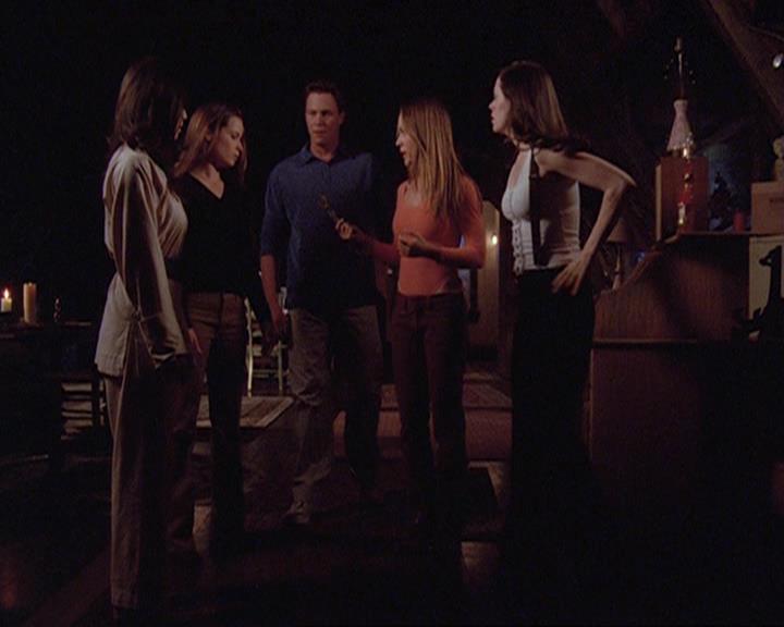 Charmed-Online_dot_net-4x04EnterTheDemon1924.jpg