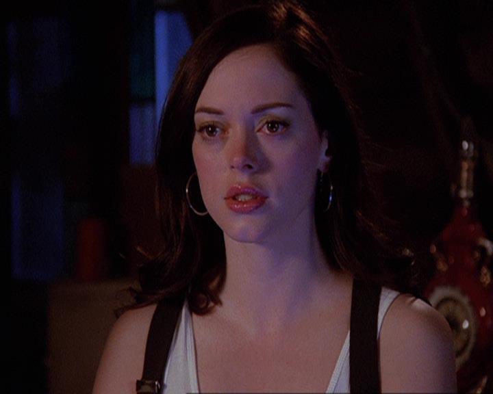 Charmed-Online_dot_net-4x04EnterTheDemon1946.jpg