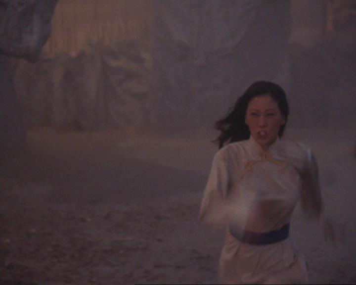 Charmed-Online_dot_net-4x04EnterTheDemon2026.jpg