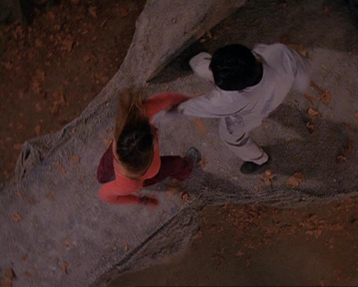 Charmed-Online_dot_net-4x04EnterTheDemon2068.jpg