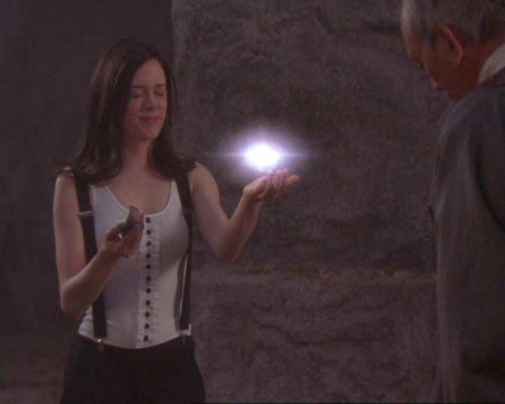 Charmed-Online_dot_net-4x04EnterTheDemon2078.jpg